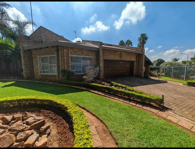 4 BEDROOM HOUSE FOR SALE IN VANDERBIJLPARK SE 3